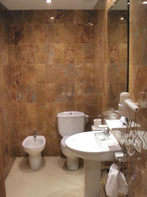 Hostal Mallorquines photo