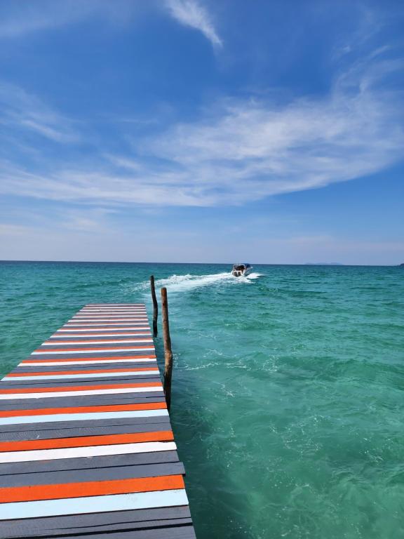 S Beach Resort photo
