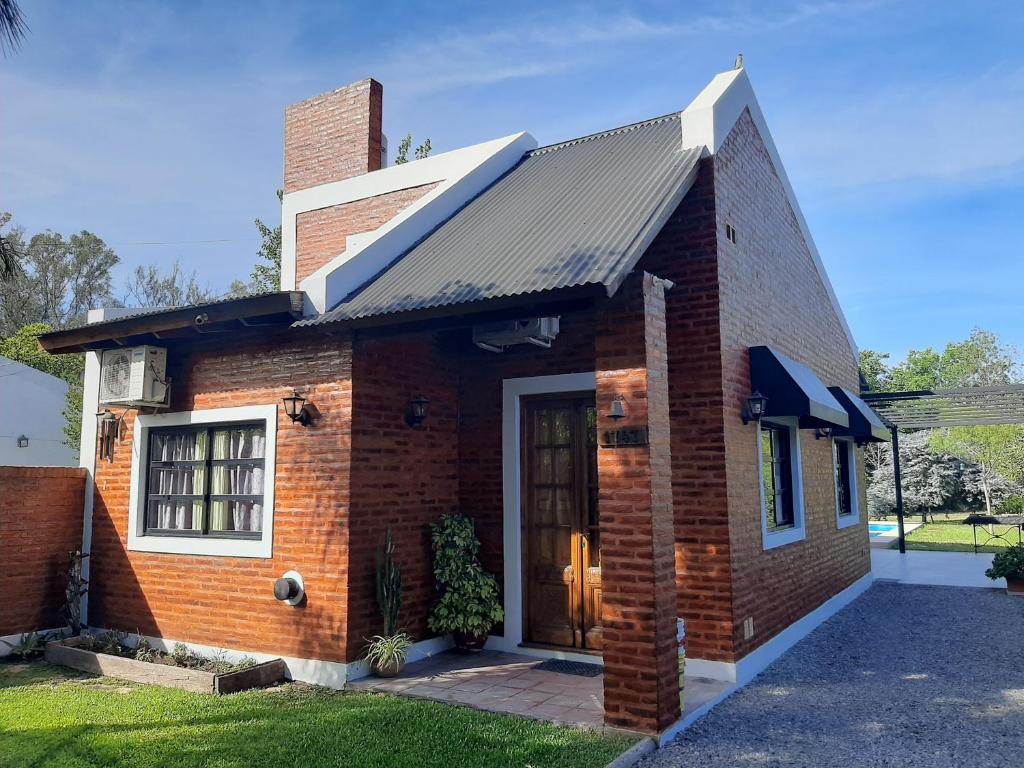 Un Lugar Encantador - Chalet con Hermoso Parque, Pileta y Solárium - 2