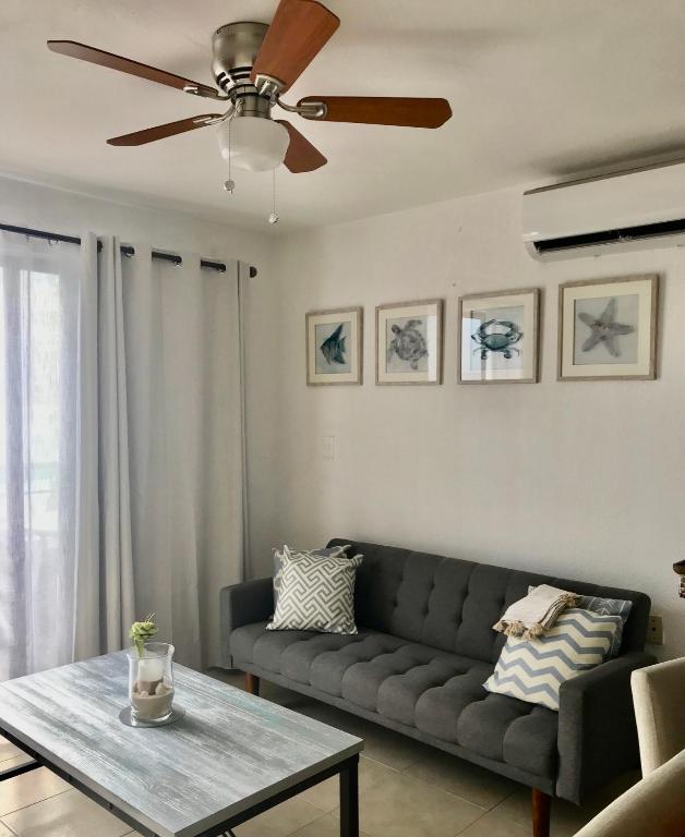 Cancun Hotel Zone, Beachfront 2 BR Apartment - Prime Location - 5