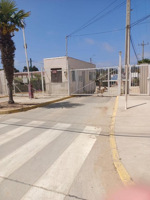 Casa con piscina en El Quisco (condominio privado) - 1