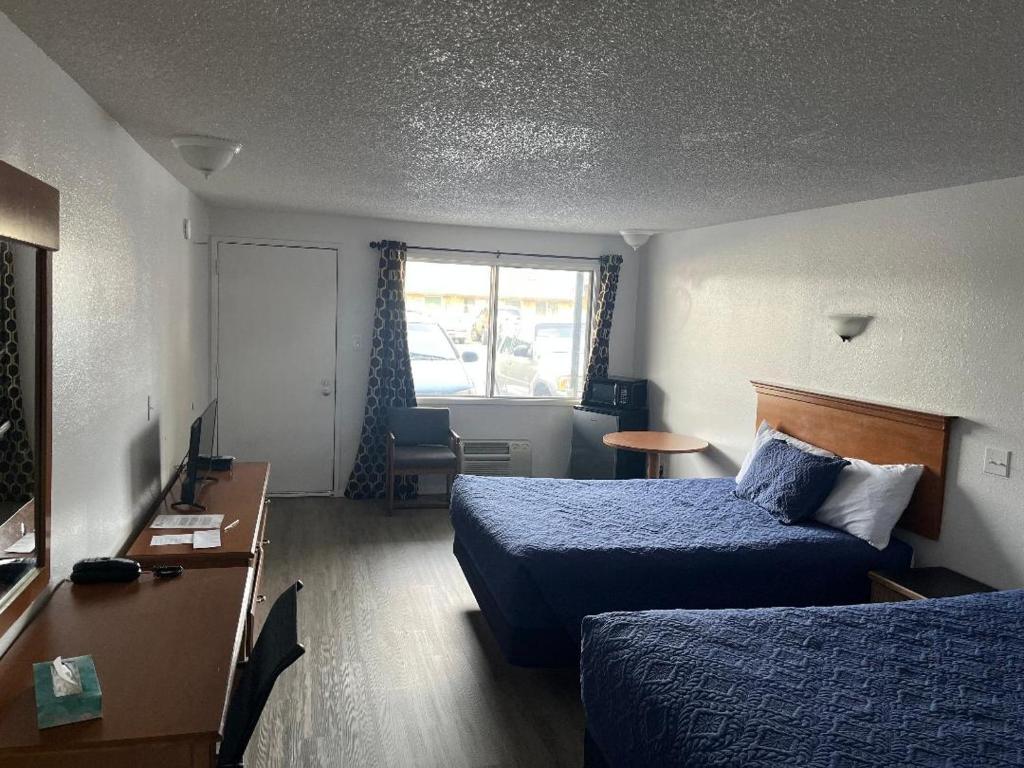 Thunderbird Motel photo