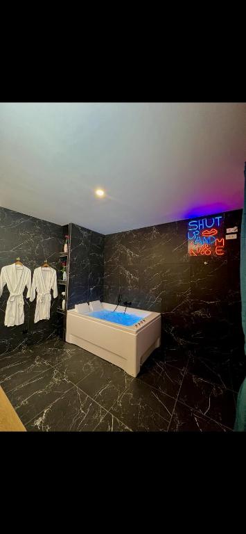 R.Suite, Saint-Étienne