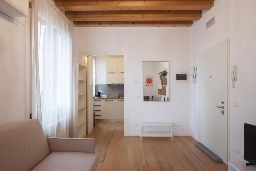 Bauhaus Venice Apartment - 3