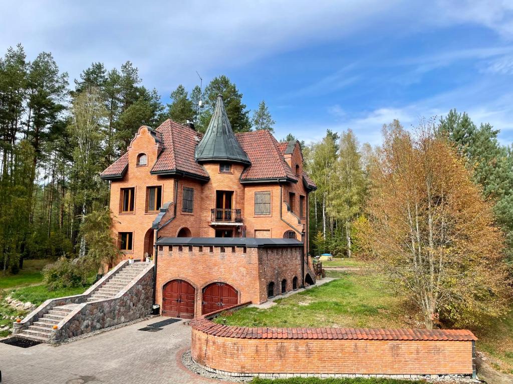 Leśna Baszta, Brąswałd