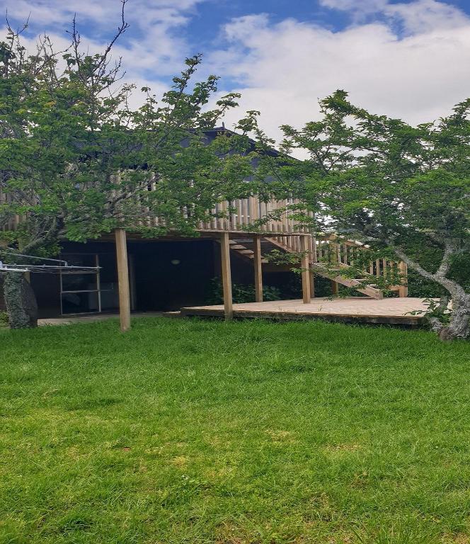 Hosts on The Coast Holidays On Hardy, Cooks Beach