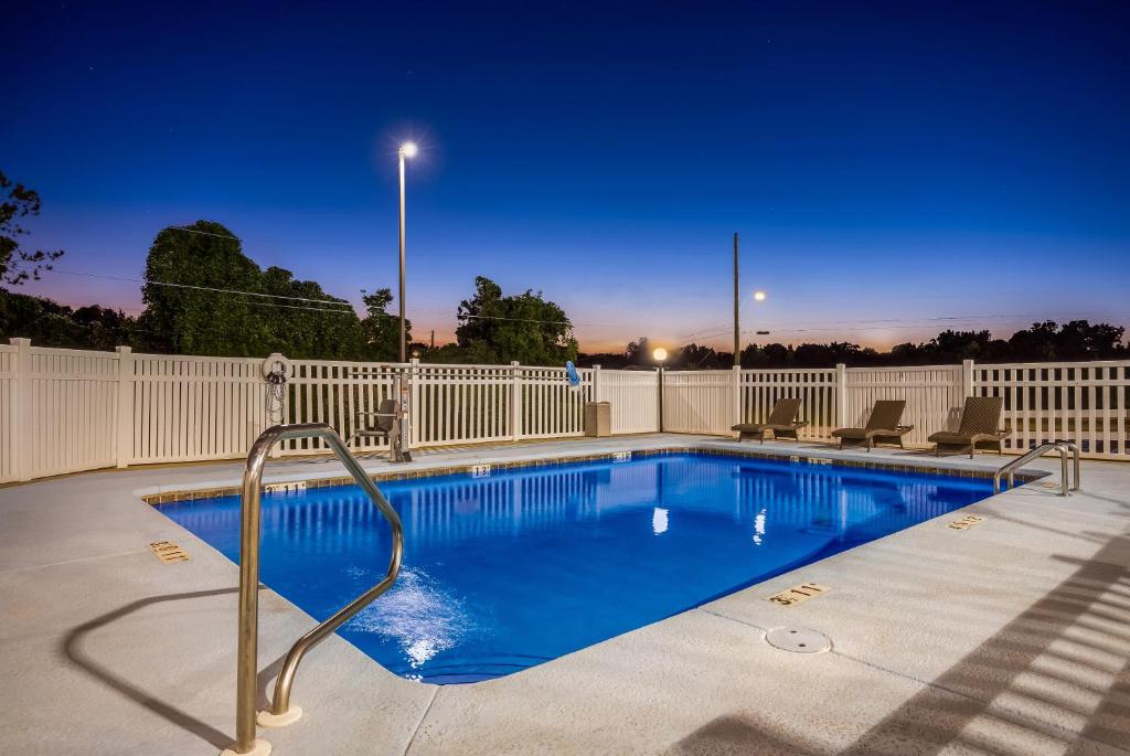 Hometown Inn Thomasville photo