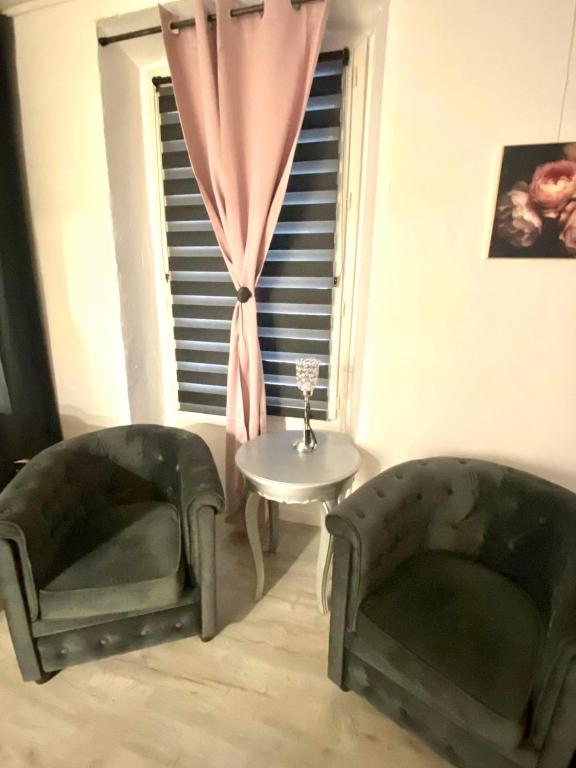 COSY & SPA Appartement Luxe JACUZZI SAUNA Suite Cristal - 2