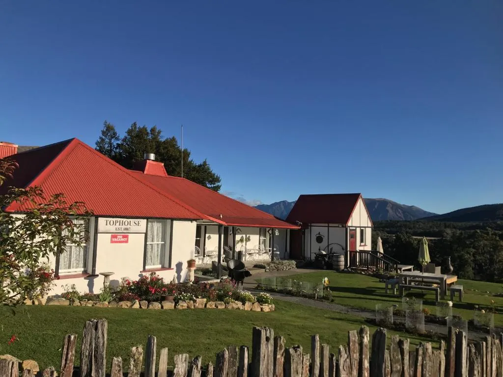 Tophouse Historical Inn Bed and breakfast，位于圣阿诺的酒店