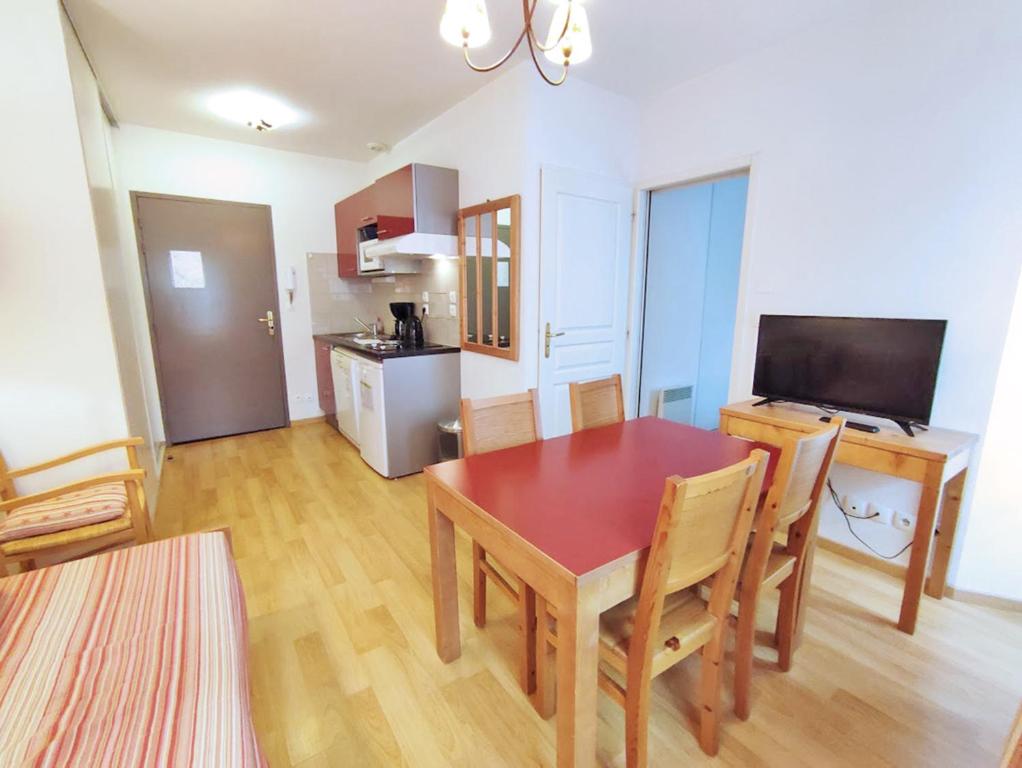 Oo, T2, centre Luchon, wifi, casier à skis, ascenseur, 4 personnes - 4