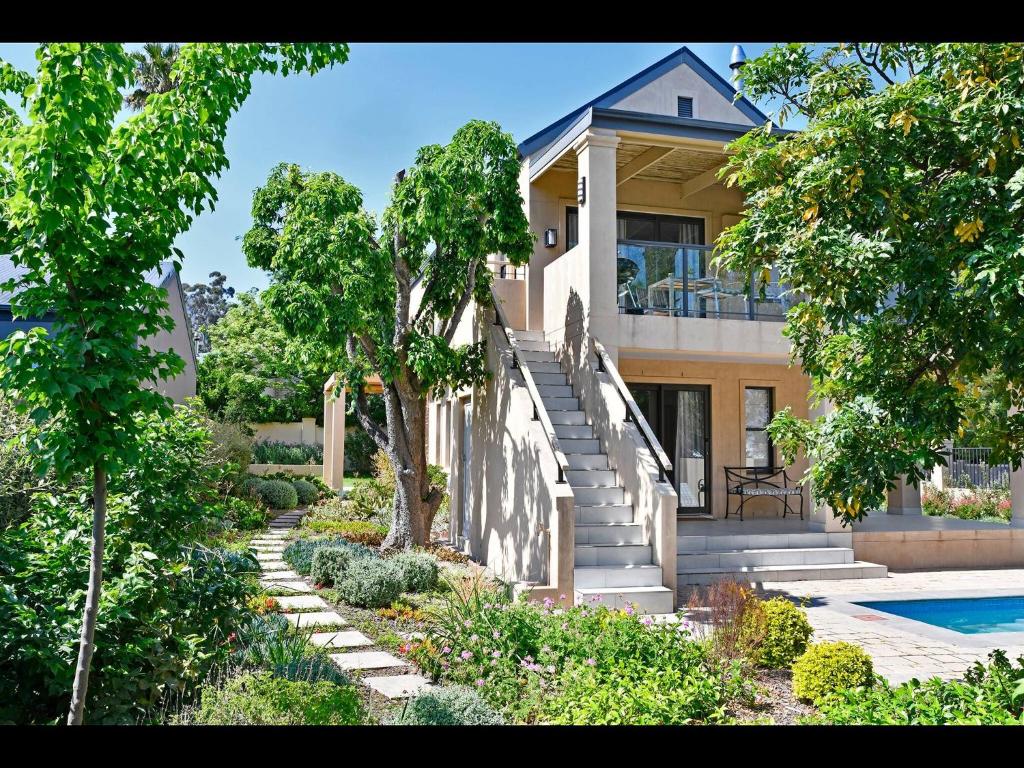 Small Wonder Guest Villa With Private Pool, Franschhoek