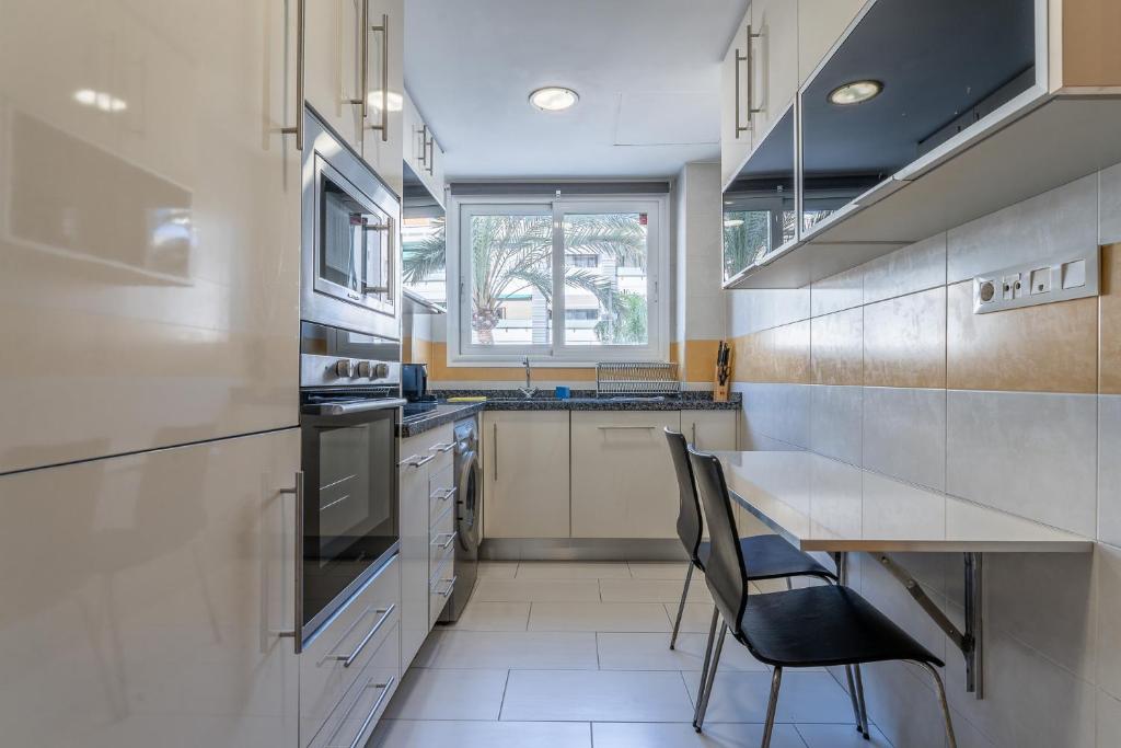 Spacious 2bed family apartment in Puerto Marina - 5