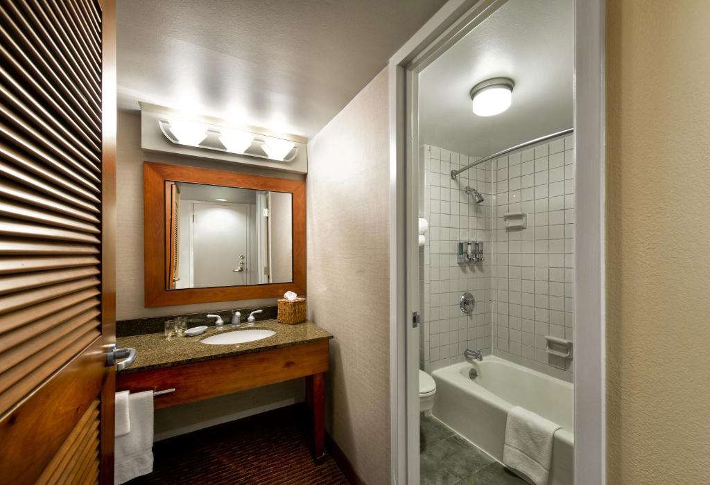 Westmark Fairbanks Hotel and Conference Center photo