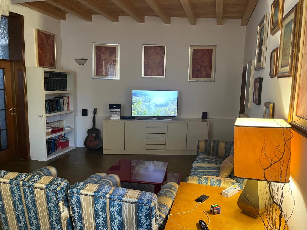 Suite 23 - 1
