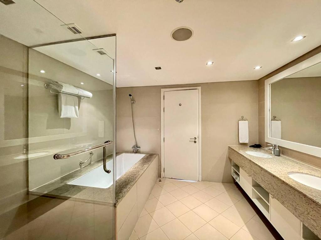 Luxury residential apartments located in Anantara area , pool , beach , free parking photo