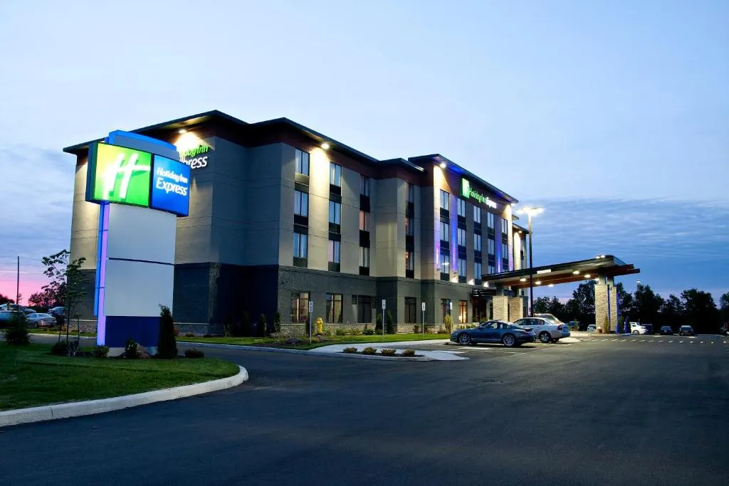 Holiday Inn Express Pembroke by IHG, hotel in Pembroke