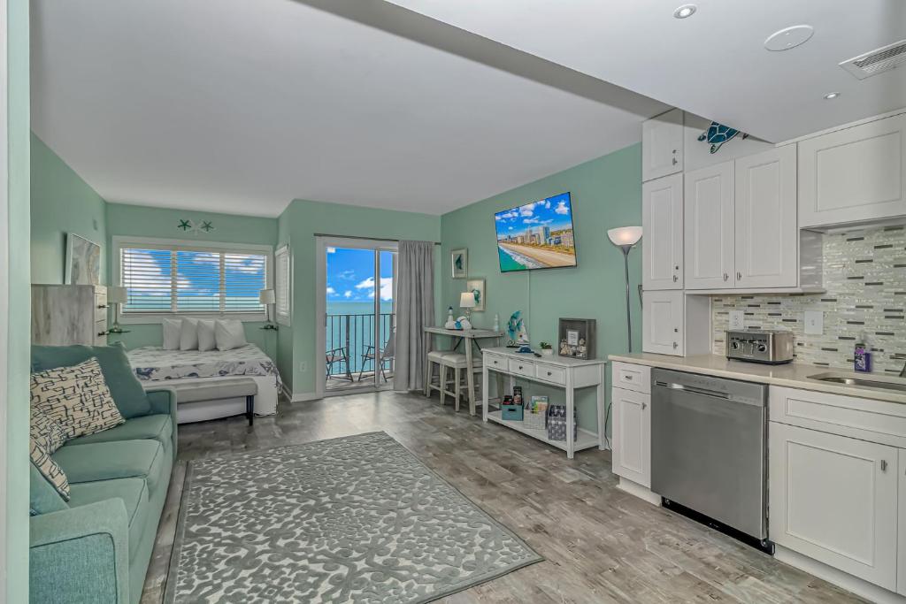 Luxurious Oceanfront Queen Suite - Completely Renovated & sleeps 2-4! Palace Resort Unit 701, Myrtle Beach