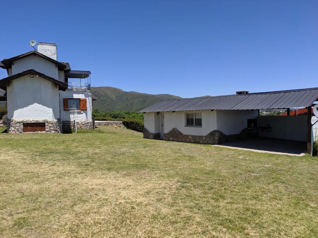 Casa de huéspedes con pileta. - 1