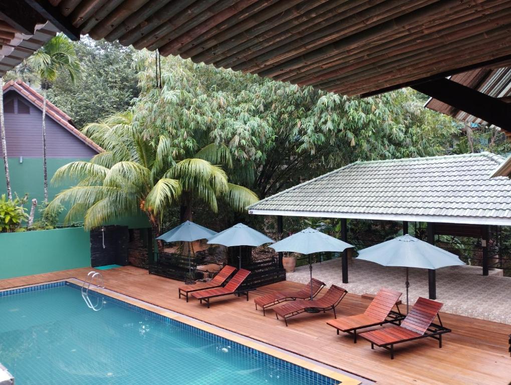 Phuket Jungle Experience Resort  photo