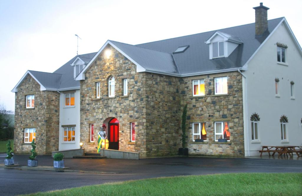 Exterior view, Donegal Manor in Donegal