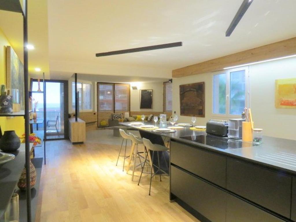 Appartement luxueux climatisé avec superbe vue et parking sécurisé - FR-1-696-1 - 5