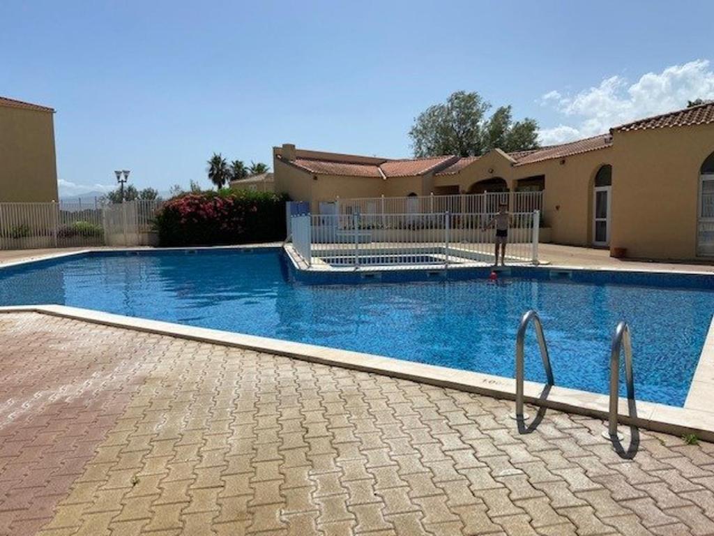Appartement T2 avec piscine et parking, 4 personnes - FR-1-696-3 - 1