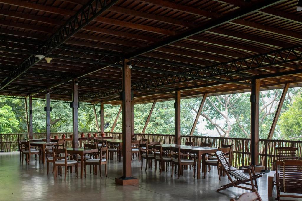 Exterior view, Birds Park in Kurunegala