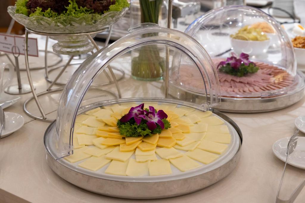 อาหารและเครื่องดื่ม