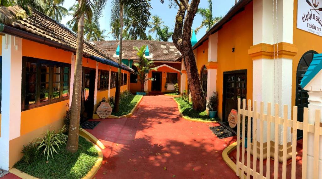 Elphinstone Residency