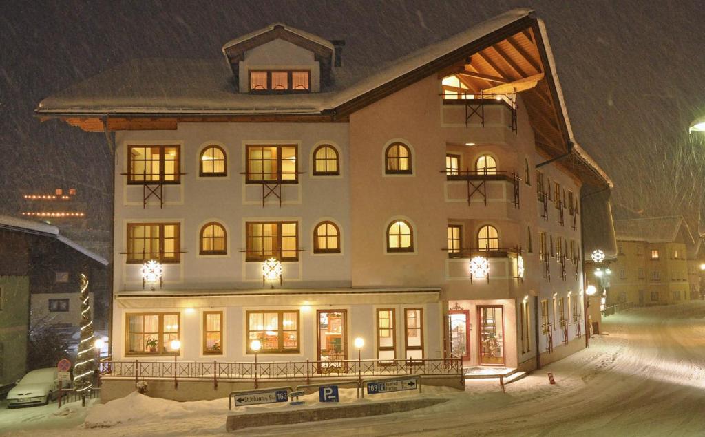 Heart Hotel Himmelberg - 1