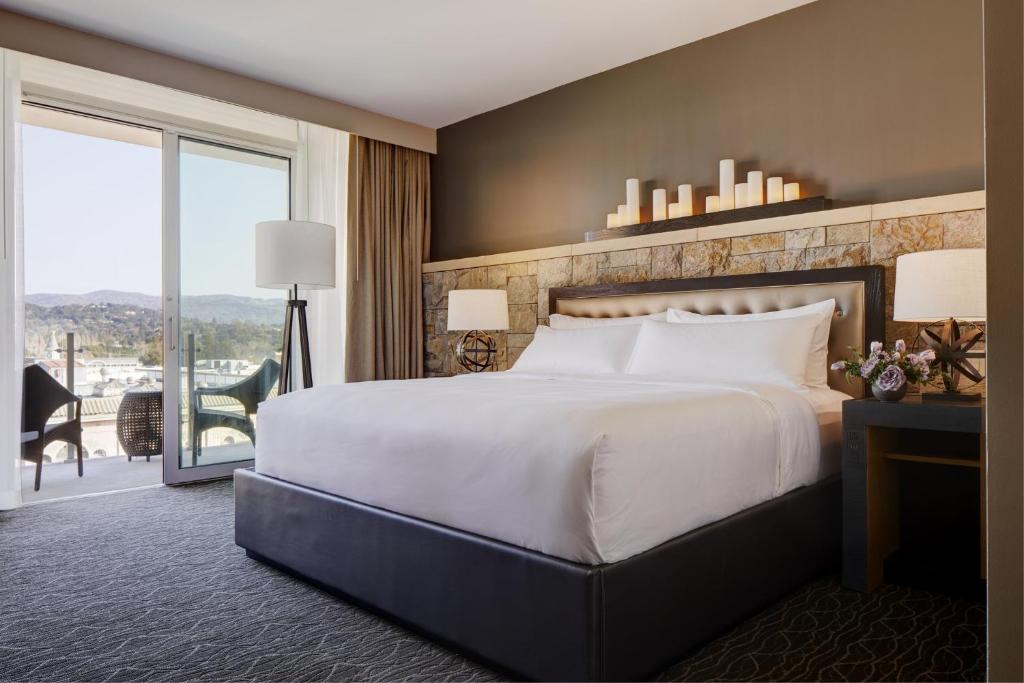 Archer Hotel Napa Valley hotel room