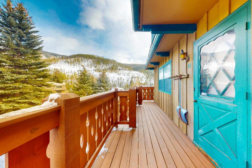 Chamonix Escape, Vail