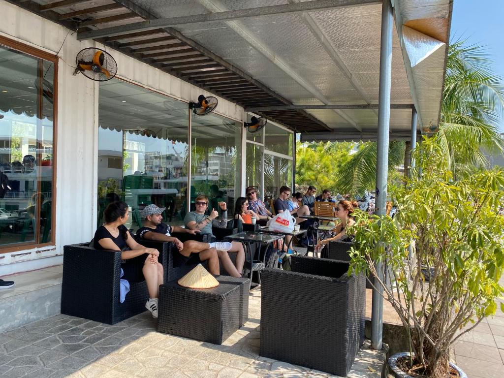 Khách sạn De Charm Hạ Long