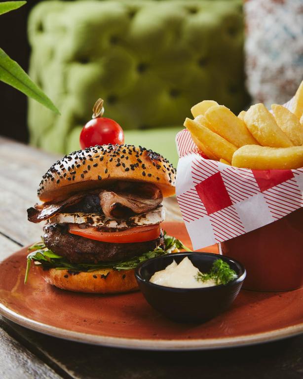 Φαγητό και ποτό