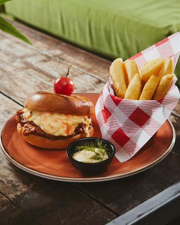 Φαγητό και ποτό