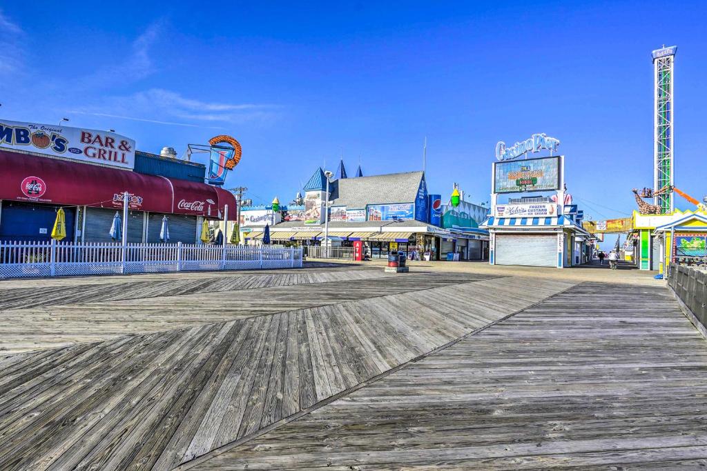 Walkable Seaside Heights Apt Near Beaches!, Seaside Heights