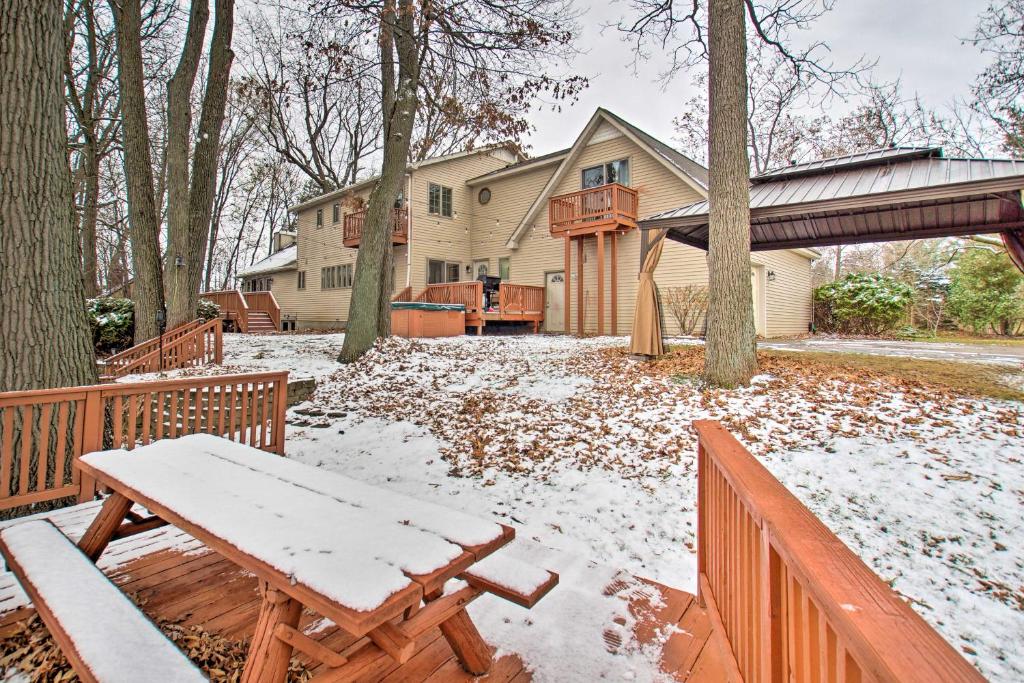 Ortonville Retreat with 2 Decks and Lake Access!