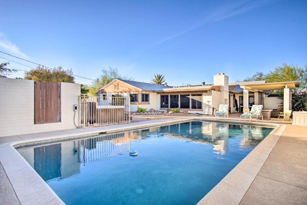Tucson House with Private Pool 5 Mi to Downtown!, Tucson