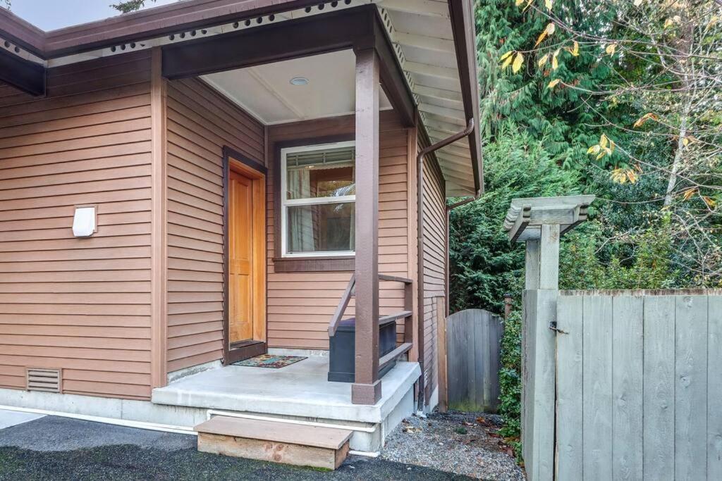 Amazing Location In Bothell ~ Mother-In-Law Suite