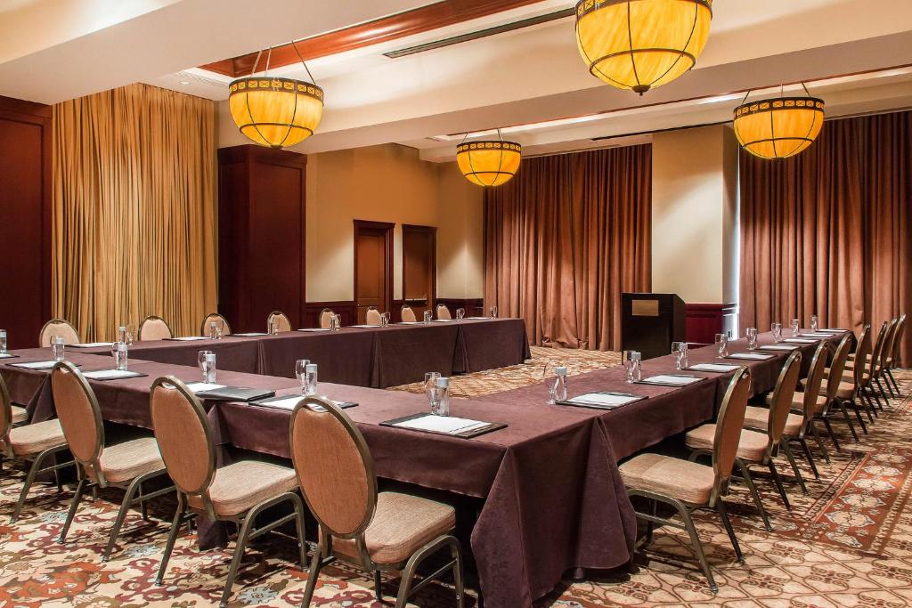 Banquet hall