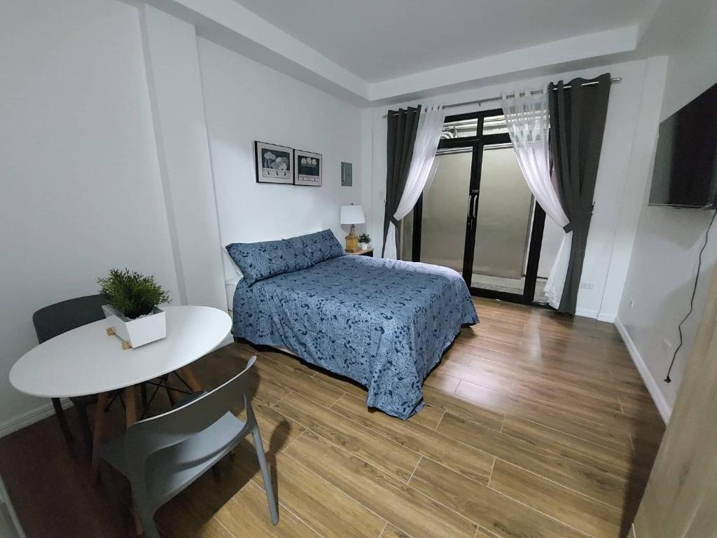 Regal425 Condotel near Angeles University Foundation