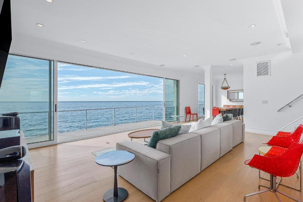 Malibu Modern Living