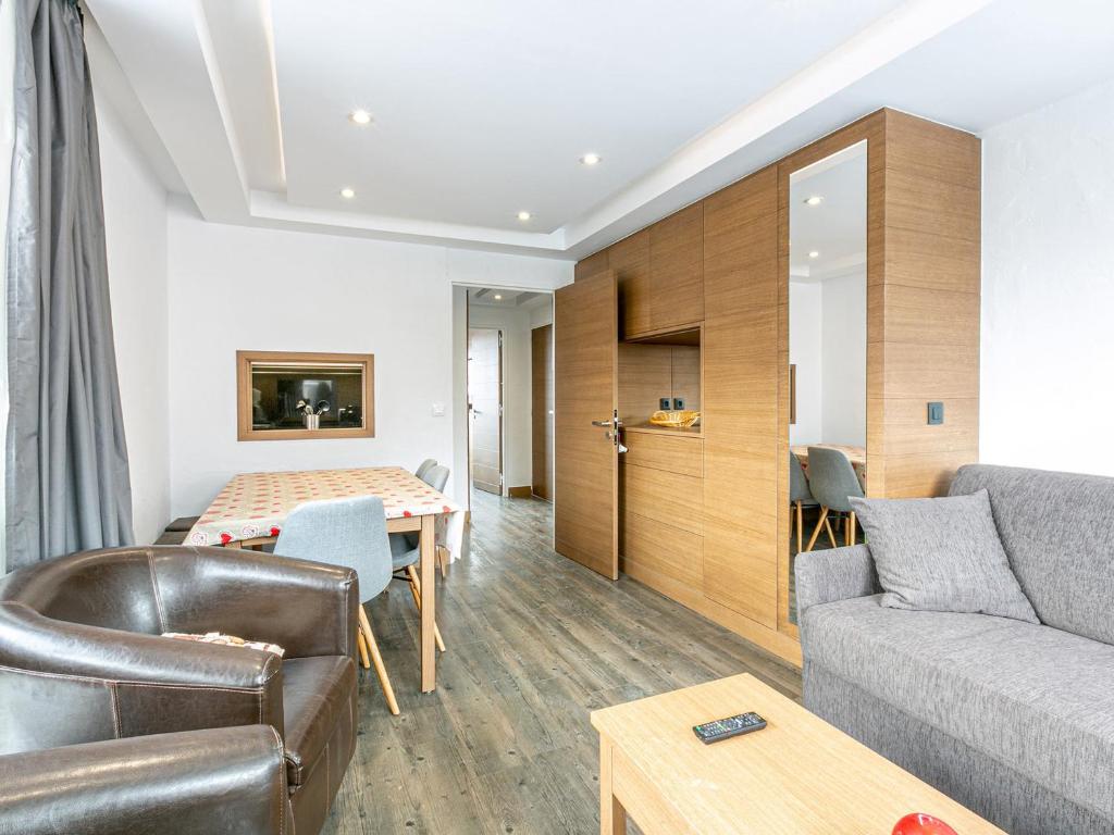 Appartement élégant et rénové, idéalement situé sur le front de neige à Val d'Isère, proche du village - FR-1-694-262 - 3