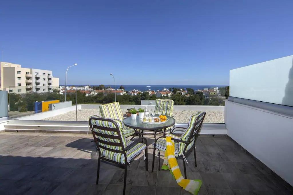 Green Bay Penthouse 2 photo