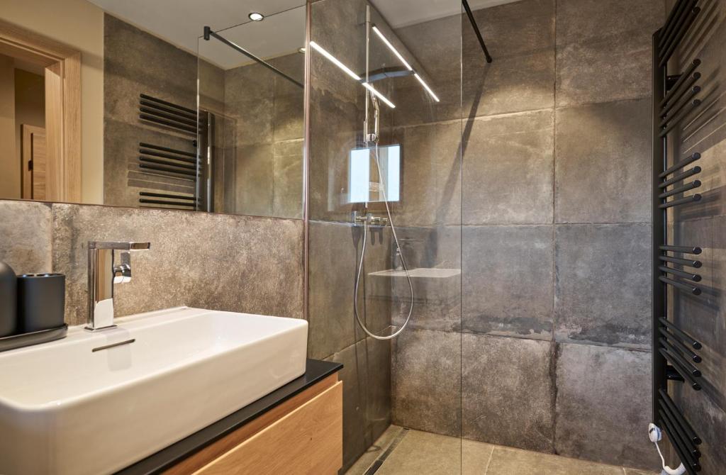 HILL - 73 by AA Holiday Homes - 4