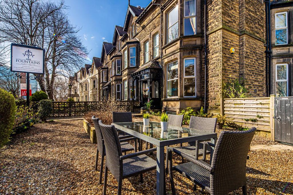 Fountains Guest House - Harrogate Stays photo