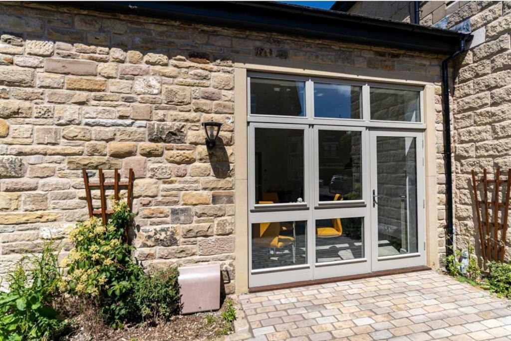 Impeccable 1-Bed Apartment in Buxton Town Center