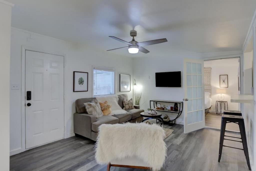 Guest House Get Away! Ideal location Essentials, Memphis