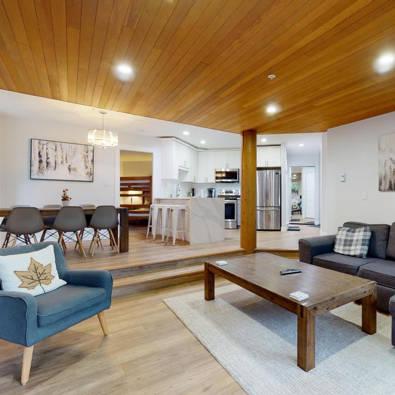 Ironwoods on Blueberry Hill by Whistler Blackcomb Vacation Rentals, Whistler