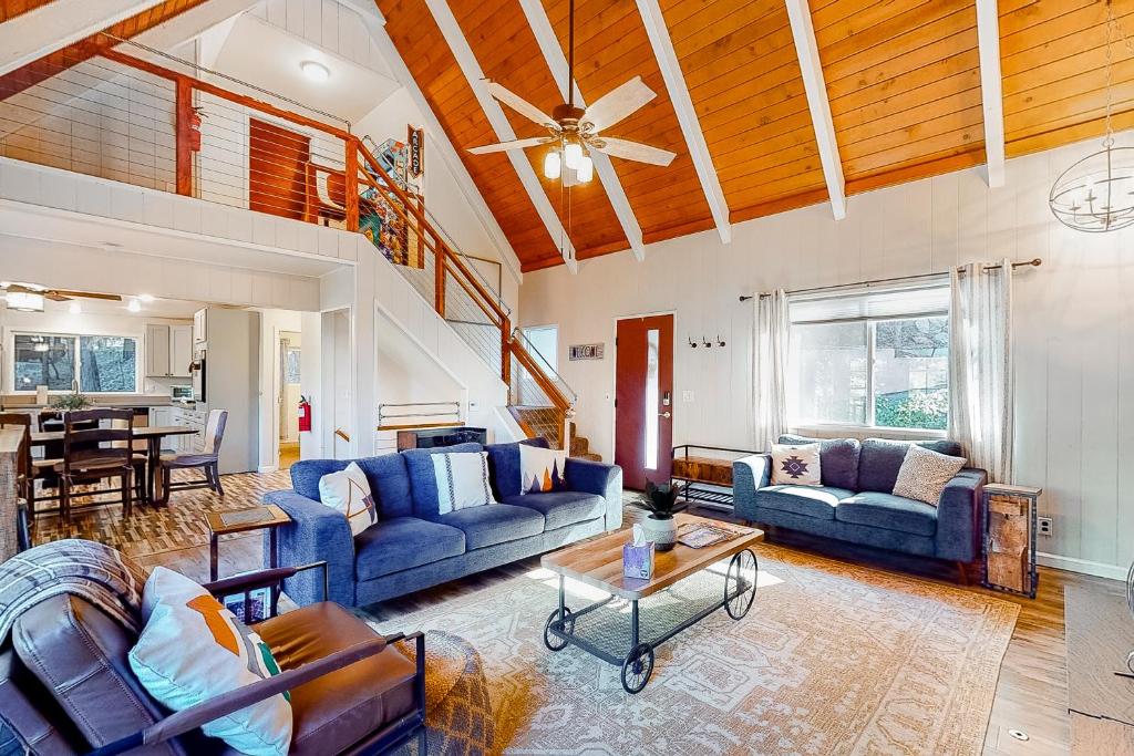 The Retreat on Wabash Lane, Lake Arrowhead